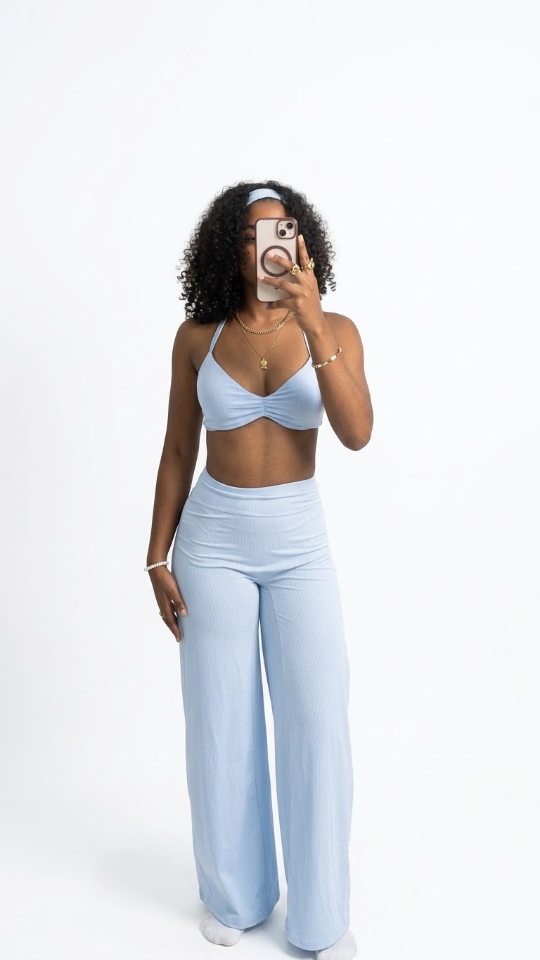 Conjunto deportivo azul cielo